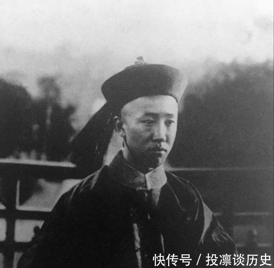 老照片|老照片:袁世凯在老家捕鱼,康有为的众多妻妾,抱着孩子站成两排