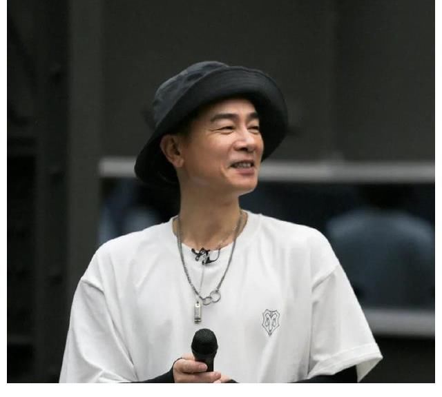 陳小春|《披荊斬棘的哥哥》活寶來了，就是小春哥陳小春，又呆又萌招人愛