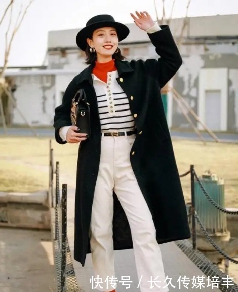 今年春天穿大衣,建议搭配这几种“经典款裤装”,时髦又耐看