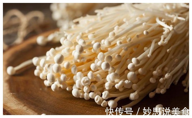 买金针菇，是选白色的还是黄色的老农民告诉你，别再买错了