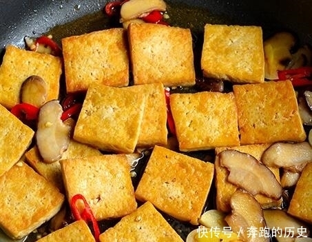 不用|豆腐这样做又鲜又香，只因加了这个调料，连鸡精都不用放