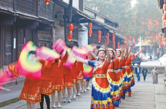 元宵节！吃汤圆、猜灯谜、参加社区比赛 广安人这样闹元宵！