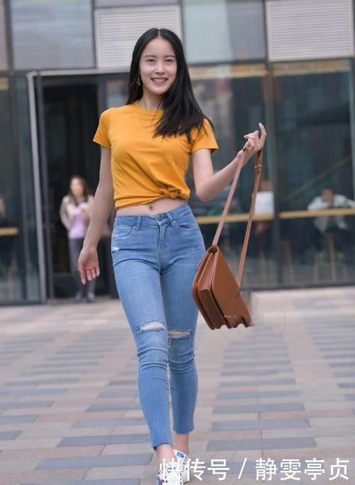 偏爱个性的牛仔裤穿搭,让你摆脱路人感,展现靓丽风采