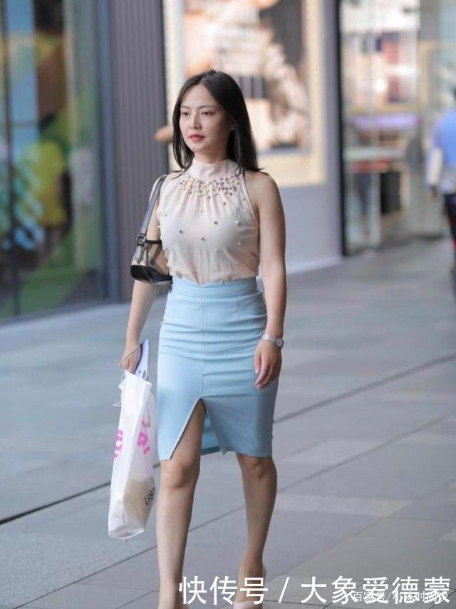 职业装|白色与海军蓝搭配的职业装,庄重大方,高级养眼