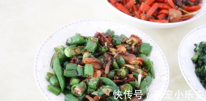 婆婆做的晚餐,四菜一汤,发个朋友圈,亲妈立马来接我和儿子回家