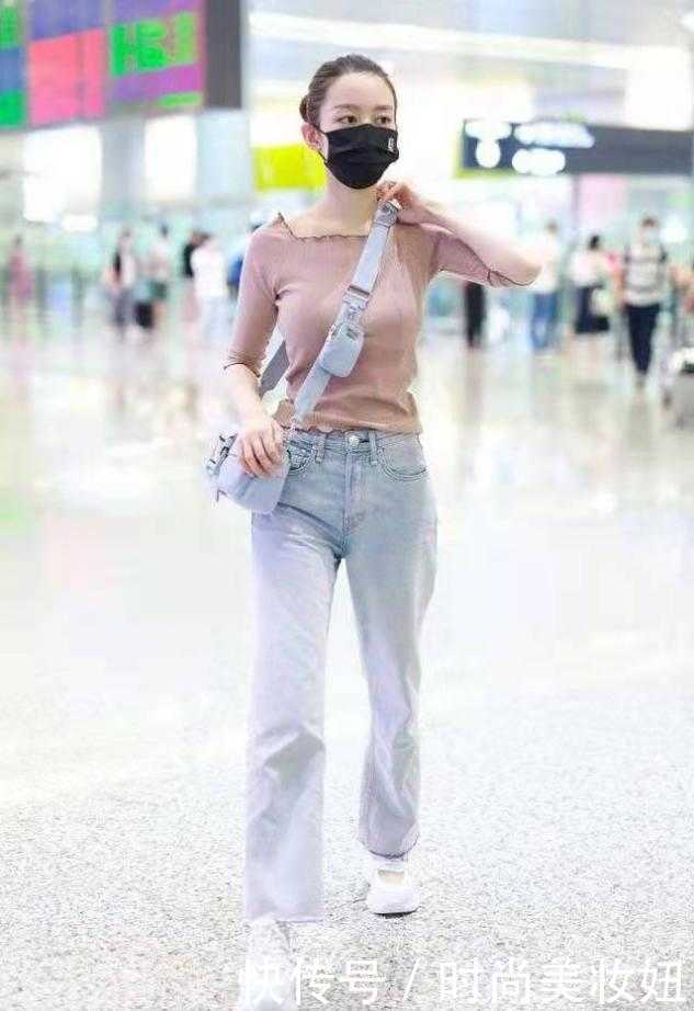 小姑娘|吉娜产后瘦太多了,穿紧身衣也撑不满,这身材比小姑娘还好