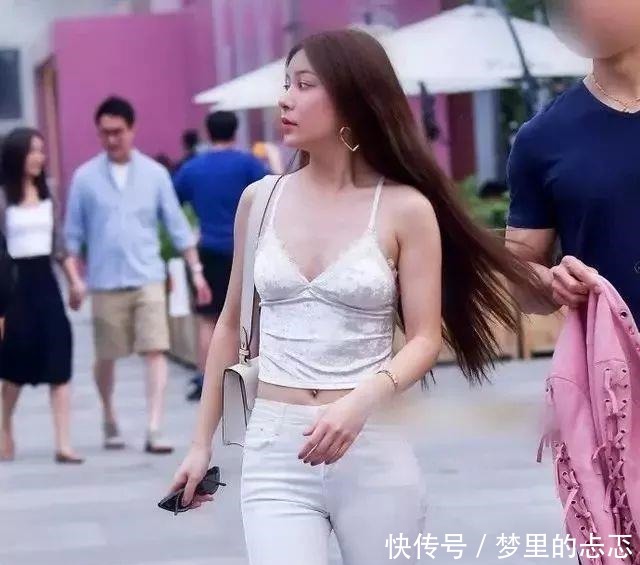 打底裤显得优雅大气,彰显高贵的魅力和婉约!