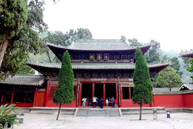 老年|四川有处“深山故宫”，为躲追查改成寺庙，却意外成就“四绝”