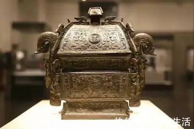 商朝@端起是酒杯,放下是“觯斝盉觚彝卣角爵觥罍”