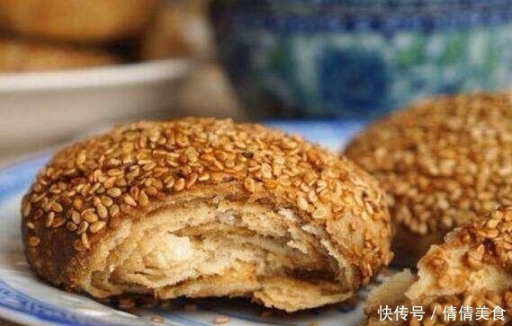 烧饼|不用烤箱也能做烧饼，飘香酥脆，刚出锅吃3个，大厨吃了也称赞