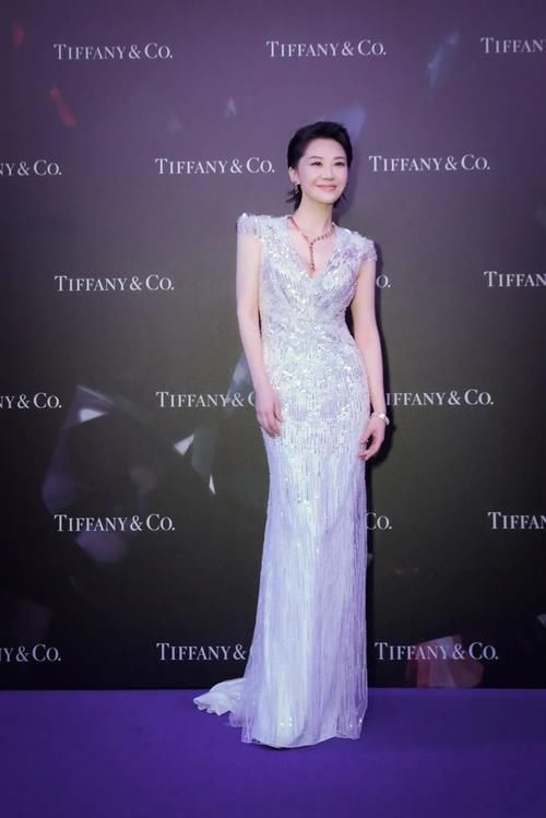 Tiffany 家最大的钻石，好闪！