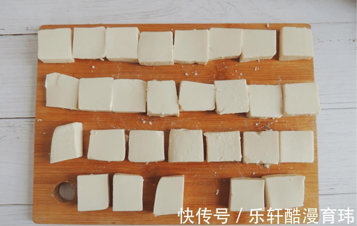 下饭|大热天，教你一道豆腐的做法，不放肉也好吃下饭，连汤汁都不剩