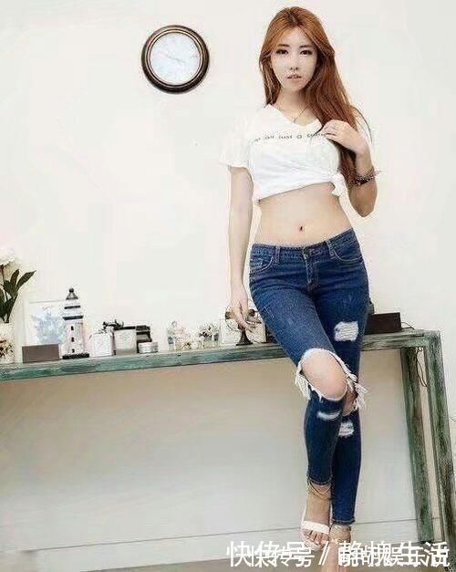 显瘦|小姐姐穿上牛仔裤,时尚典雅造型优美,充满了不寻常的活力!