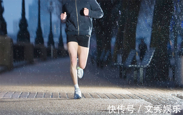 行为|晚上是“养命”黄金期,50岁后晚上有5种行为,长寿会慢慢靠近你