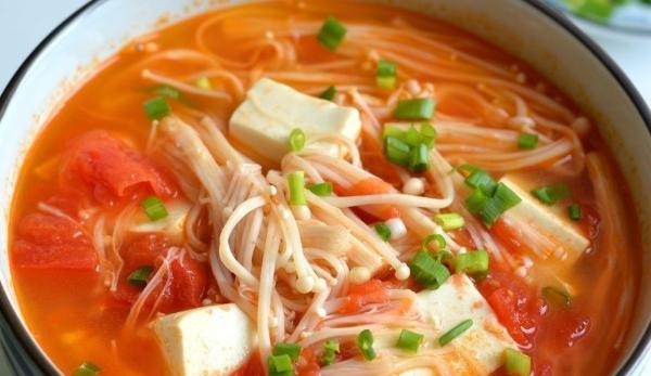 水豆腐|媳妇最近迷上了这碗汤，隔一天喝一碗，肚腩消失了，腰肢也变细了