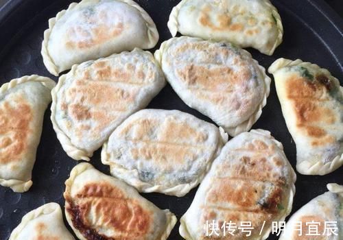 早餐我家就吃这东西，不和面不擀面，10分钟搞定，比油条包子好吃