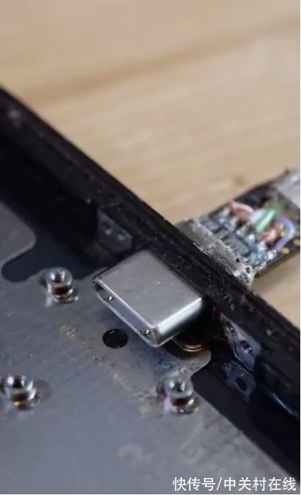 iphone|大神暴改！全球首台USB-C接口iPhone被他做出来了