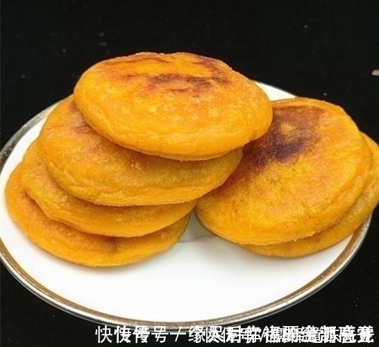 南瓜饼这么做,吃了一个还想吃一个,又香又糯