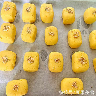 让人闻香止步的脆皮南瓜麻薯,外脆里糯巨好吃