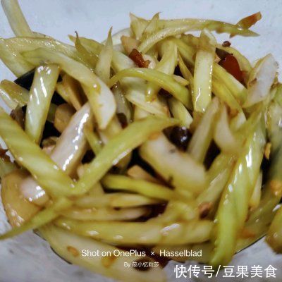 泡椒白菜梗|好吃的泡椒白菜梗，是不是很有食欲呀