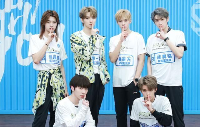 后援会|倒奶打投的背后,粉丝们的钱最终进了谁的腰包?