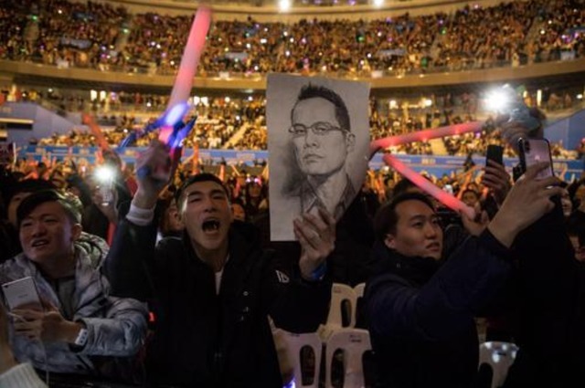 男主@一首火了整整32年的歌曲,歌词中没有一个爱字,却引发无数人共鸣