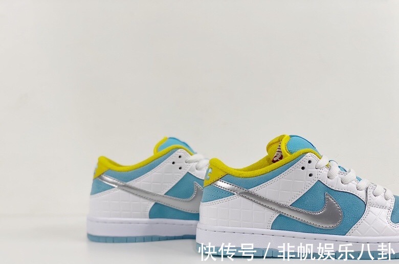 nike SB板鞋 蓝白色 网格Nike SB Dunk Low!