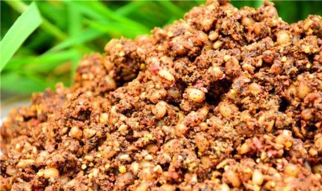 钓鱼|自制一款经济实用的小麦诱饵,会用的钓鱼人不多