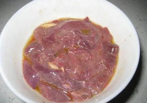 爆炒|猪肝不论是去爆炒还是煮汤,多加这一步,祛毒去腥,口感嫩还入味
