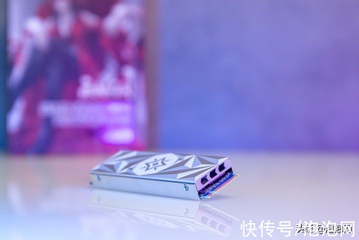 视觉效果|银光闪耀的高颜值SSD，影驰 星曜 M.2 SSD评测