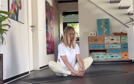 双手|一套在家就能练的女性减压瑜伽序列,练完超级舒服