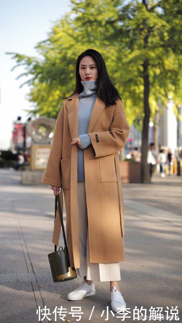 女人再懒也少用阔腿裤配卫衣，现流行“毛衣+阔腿裤”，保暖好看