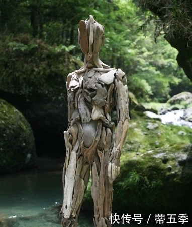 深处|男子丛林深处见一群“没有衣服的人”,走进一看,感觉厉害无比!