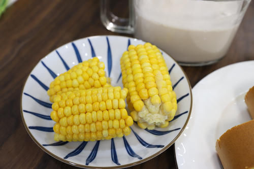 奶油蛋糕卷，建议大家一定要在晚上提前做好，天亮孩子看见这桌早餐，网友，亲妈