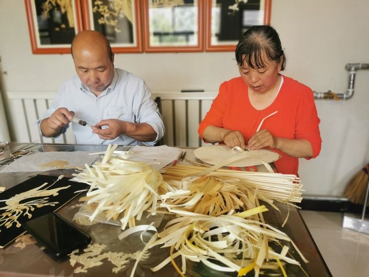 翁国胜|用麦草刻画艺术中国西北农村的“麦秆画夫妇”