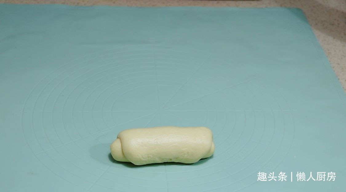 20元四片吐司，比吃一个猪肉包子还贵，不如自己做，还能拉丝