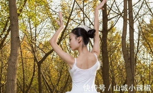 本文系$七绝十四首:且喜秋风知我意,万里相思共月明