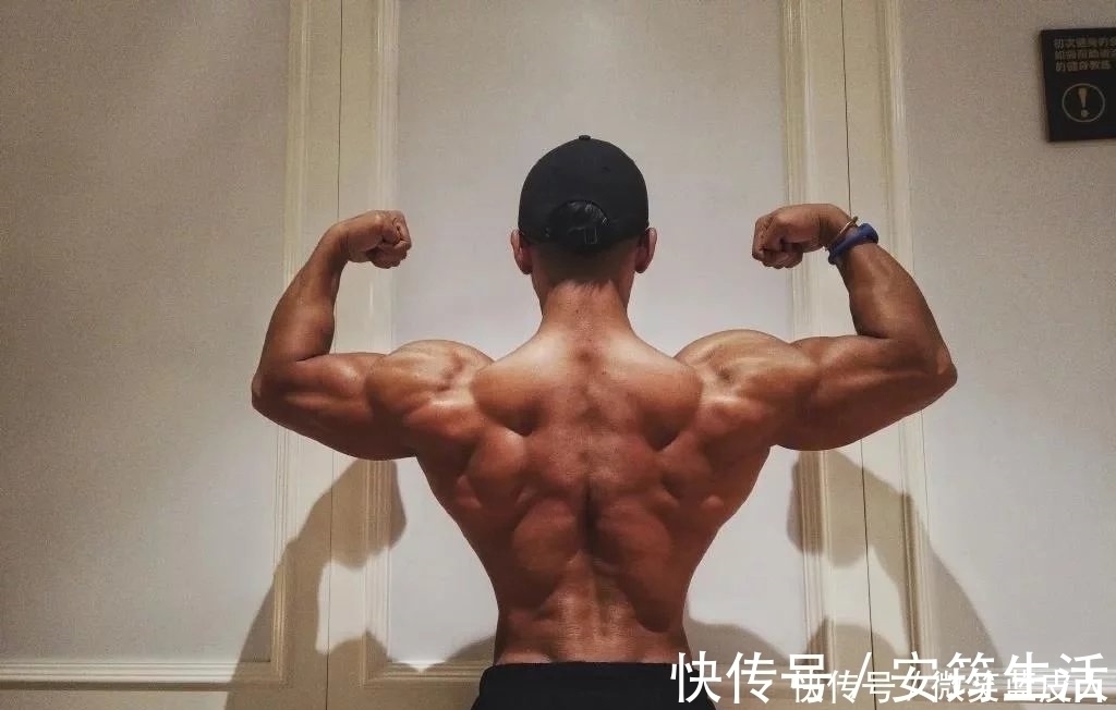 猛男|92年肌肉猛男因淋浴湿身照走红，这个肌肉什么水平