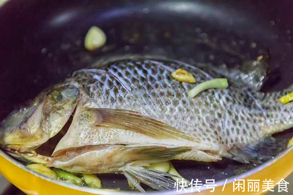 鱼肉|煎鱼不可直接下油锅,做好这2步,外焦里嫩,鱼皮不破不粘锅