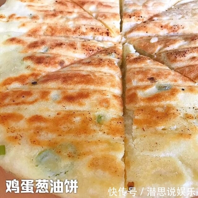 倒入|不用下手和面,一搅一煎就完成,蓬松软绵,美味可口