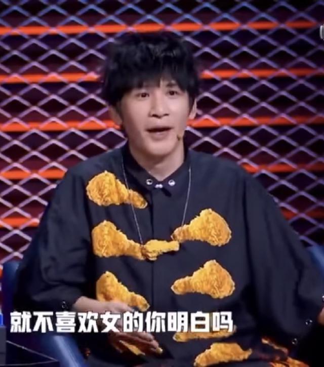 女孩一定要瘦大張偉痛批畸形審美,現(xiàn)場(chǎng)秀恩愛(ài)稱(chēng)不敢放開(kāi)老婆手