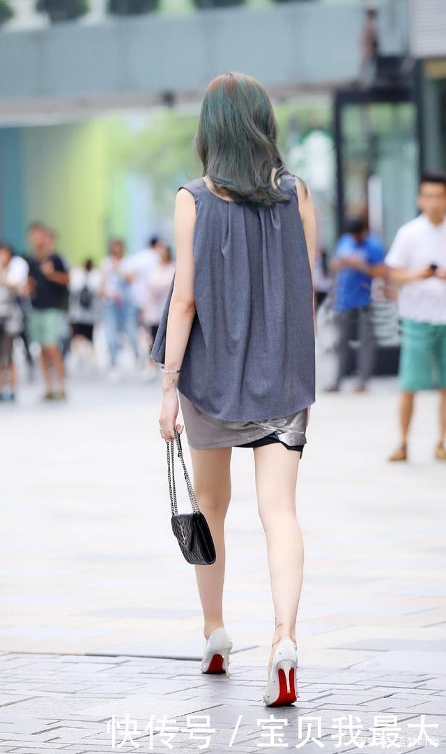 紧身|无袖背心搭配紧身包臀裙,女生的小心机,好看又显瘦