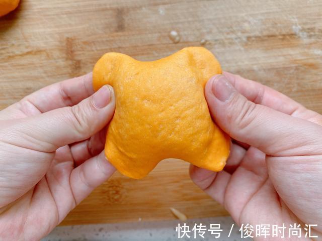 千层饼|南瓜的这个做法火了，加点芝麻，营养丰富，外酥里软比面包还好吃