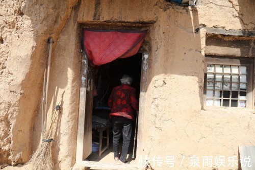 门帘|109岁老人无儿无女独居窑洞，还能穿针引线，20年离不开一样东西