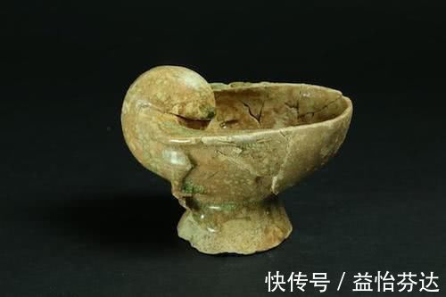 专家#陪葬品中挖出的奇怪酒杯,怎么喝都喝不空,X光下专家恍然大悟