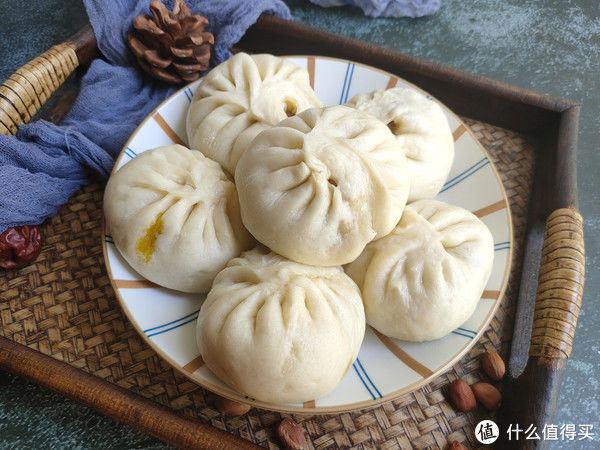 牛肉包子这样做，表皮暄软馅料香，真不错