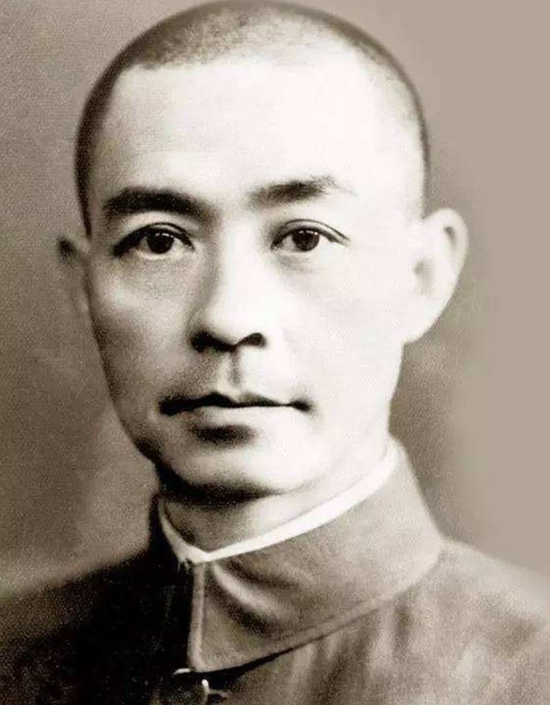 中原大战|张自忠为国捐躯后，有一位师长奋力抢回遗骸，他的结局怎么样？