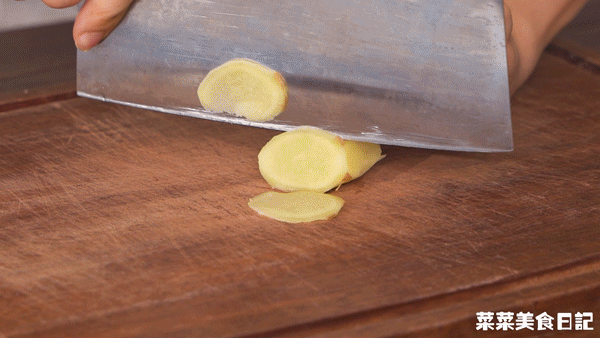 上过春晚的家常菜，10元一大盘，干香酥韧真上头