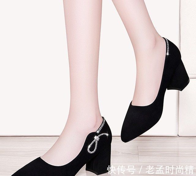 甜美风|女人春季穿时髦高跟鞋,凸显优雅端庄之美