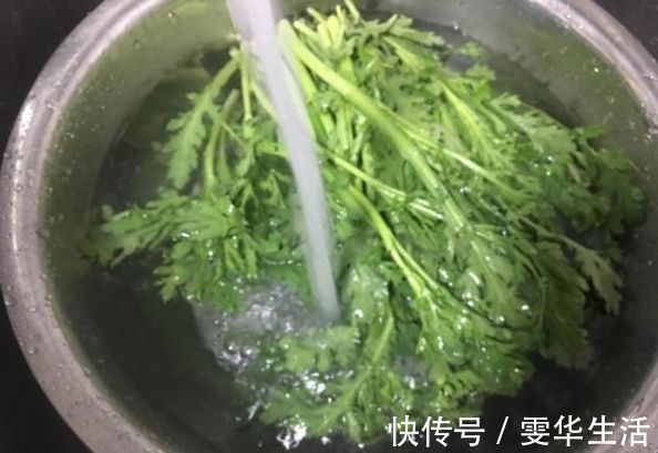 鲈鱼|鱼腥最怕这个, 倒一杯鱼马上没了鱼腥味, 且鱼肉更鲜更嫩!